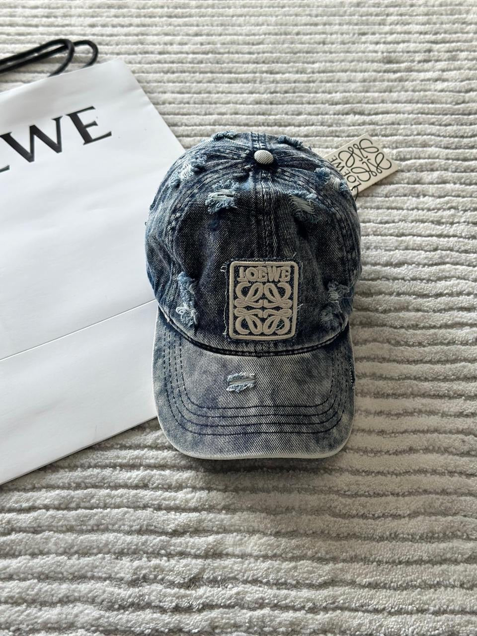 Loewe Caps 2 colors