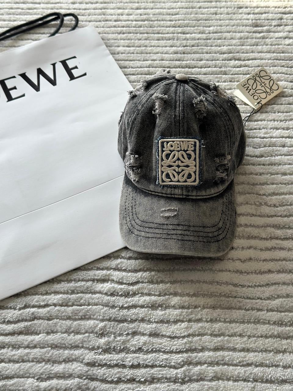 Loewe Caps 2 colors
