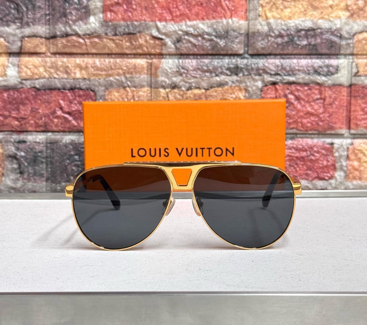Louis Vuitton Sunglasses 2 colors