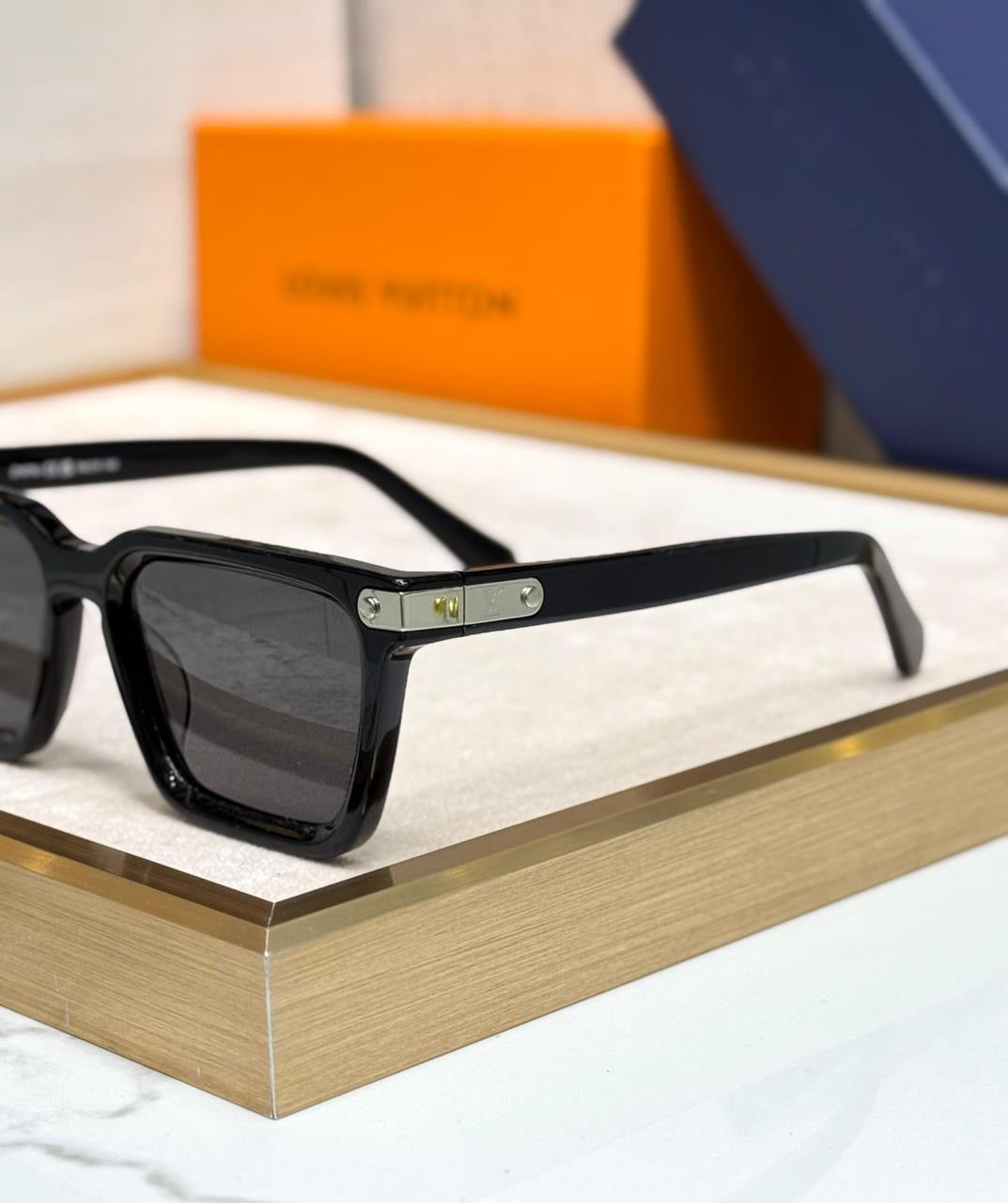 Louis Vuitton Sunglasses 4 colors