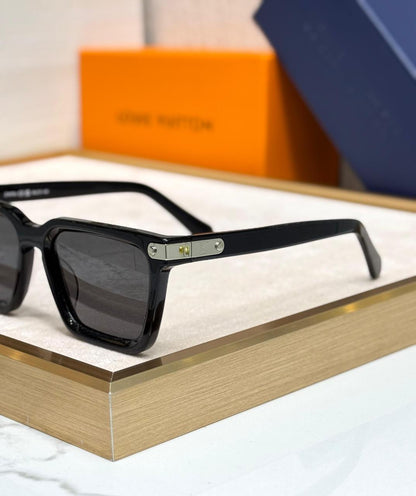 Louis Vuitton Sunglasses 4 colors