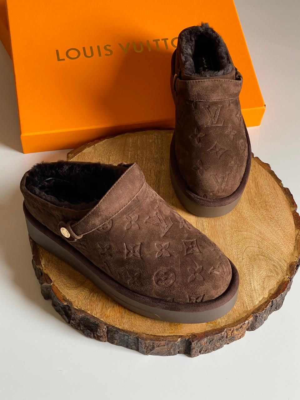 Louis Vuitton Slippers