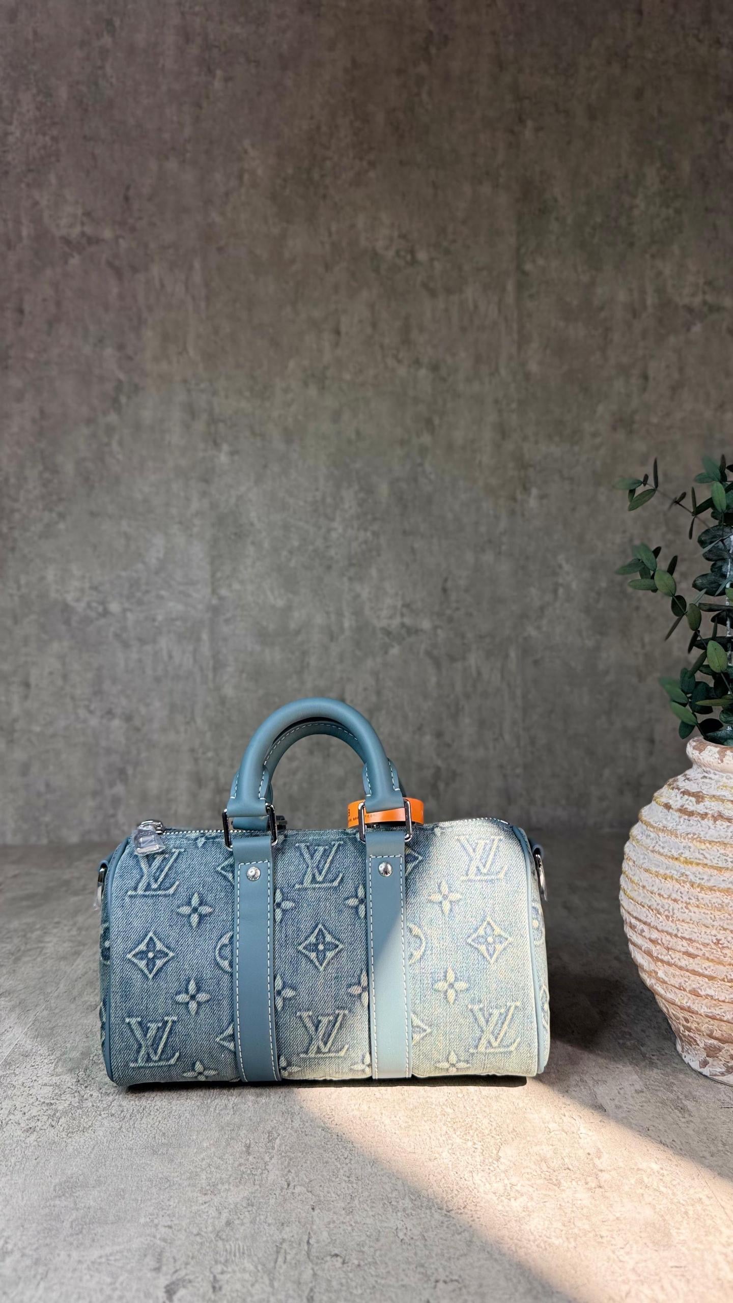 Louis Vuitton Duffle Bag ( VIP Quality )