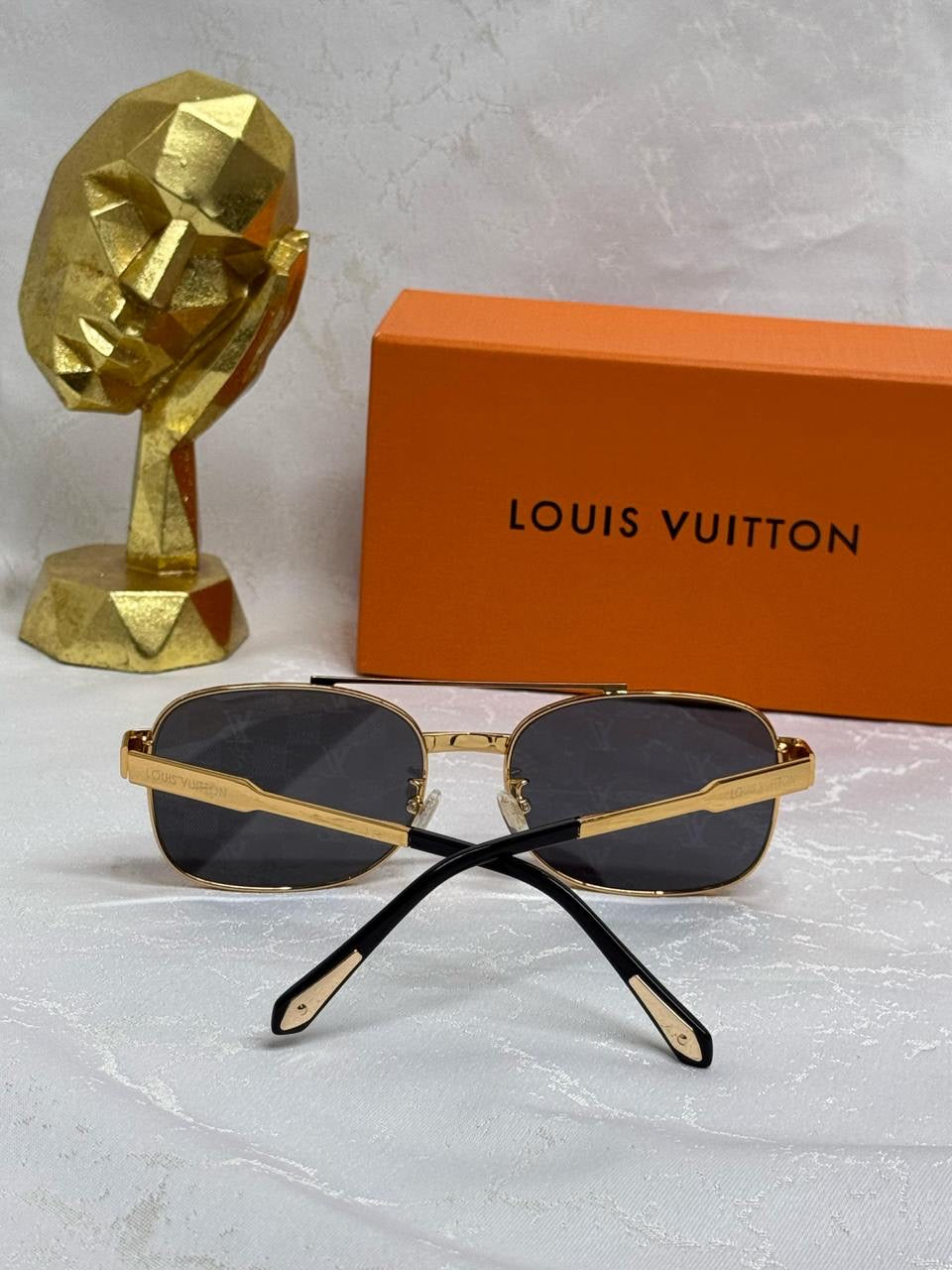 Louis Vuitton Sunglasses 2 colors