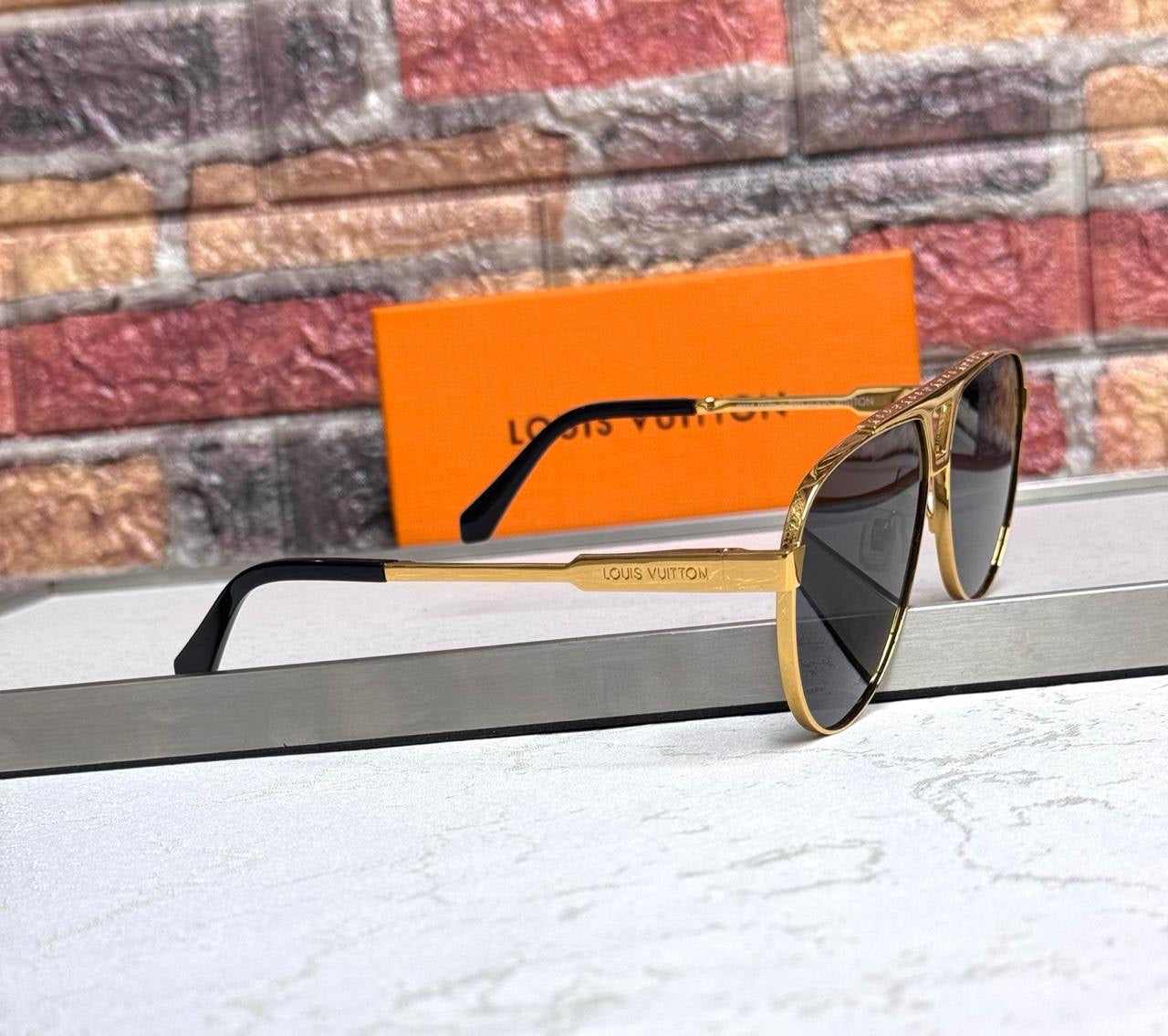 Louis Vuitton Sunglasses 2 colors