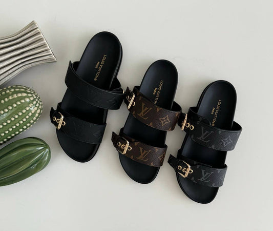 LOUIS VUITTON Female Slippers