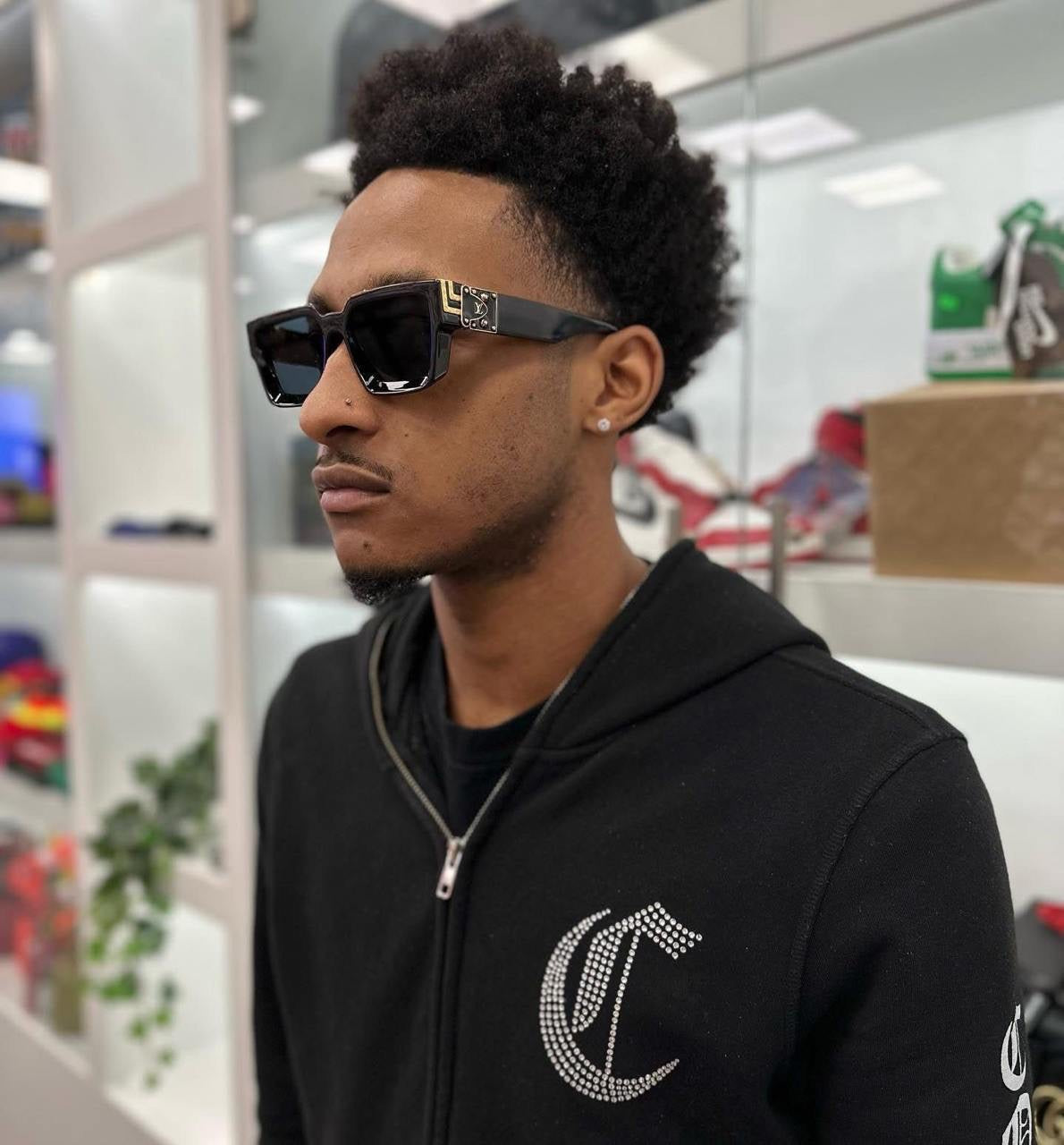 Louis Vuitton Sunglasses 2 colors