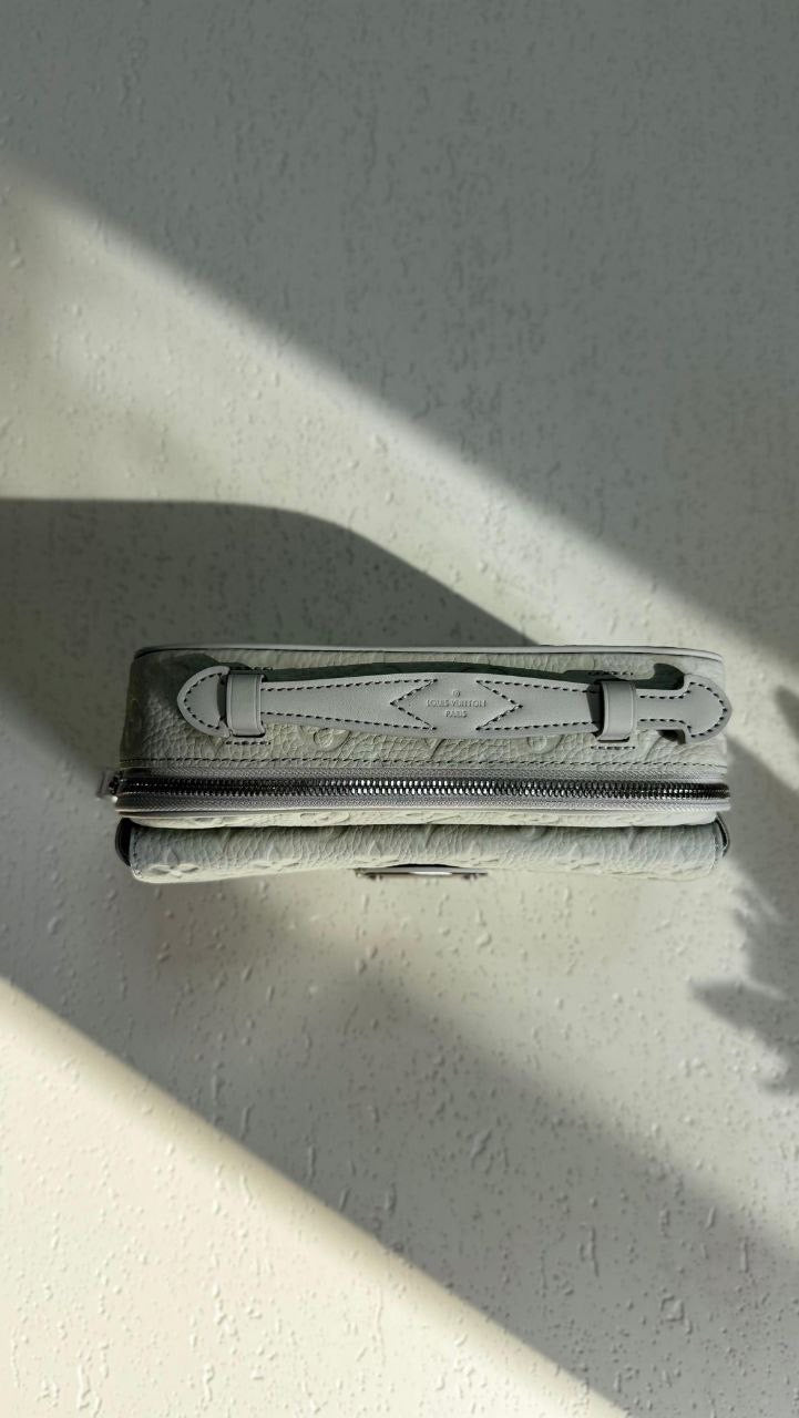 Louis Vuitton Messenger Bag (VIP Quality)