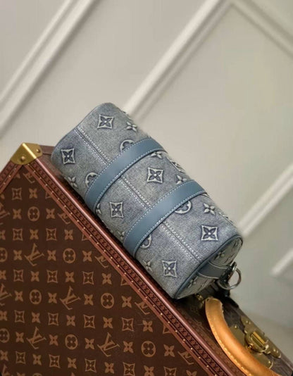 Louis Vuitton Duffle Bag ( VIP Quality )