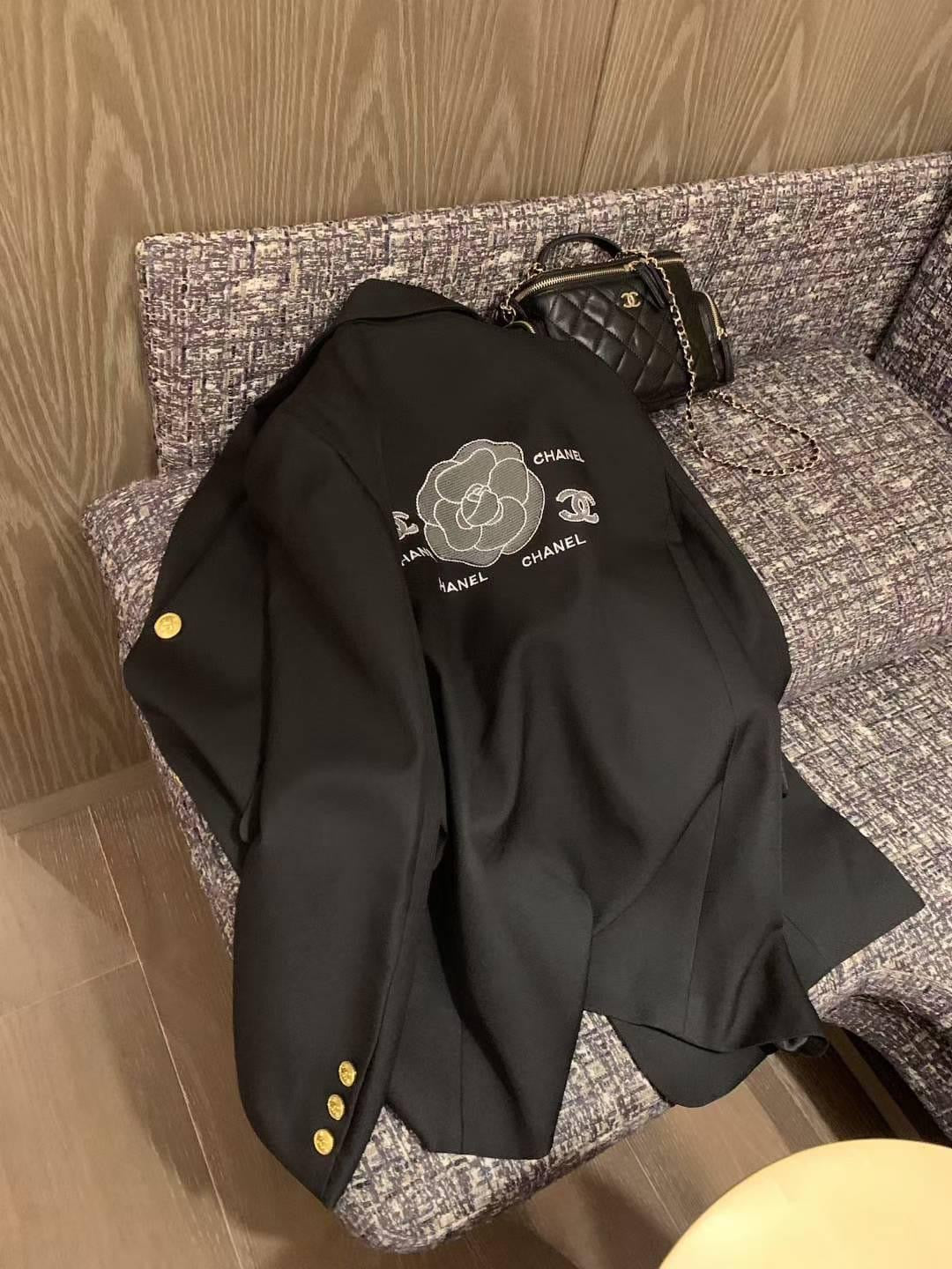 Chanel blazer 2 colors