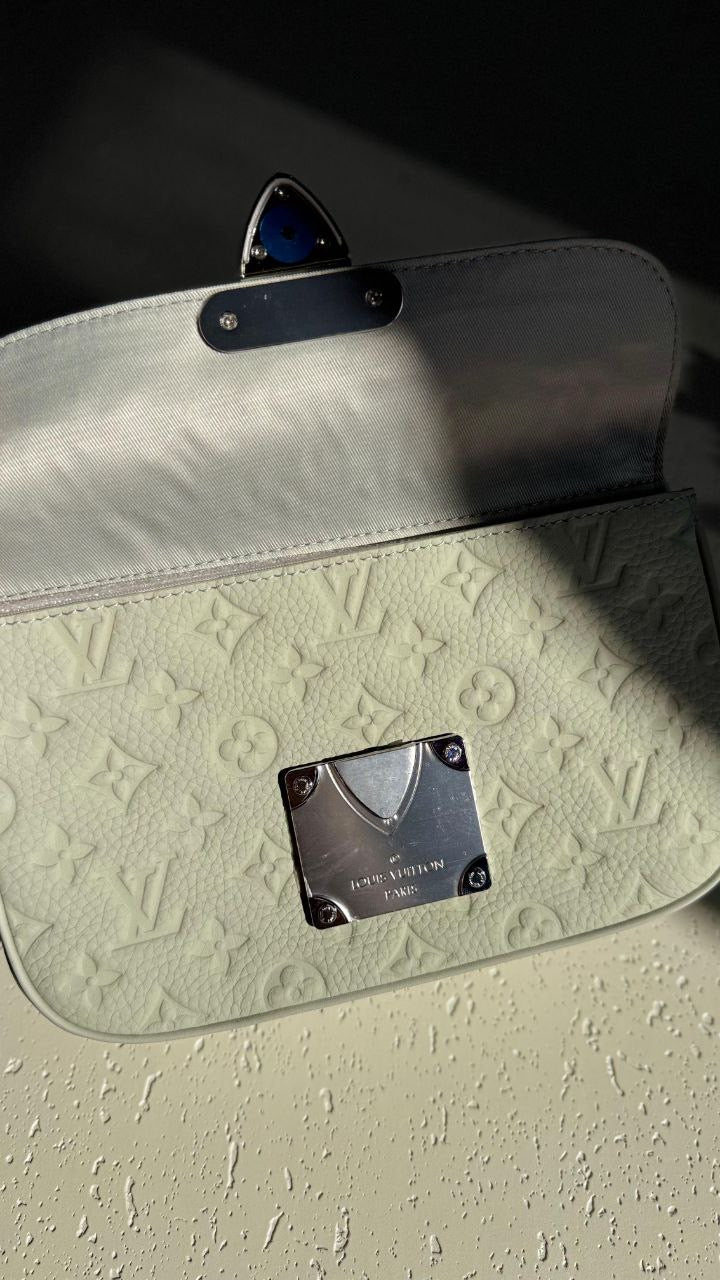 Louis Vuitton Messenger Bag (VIP Quality)