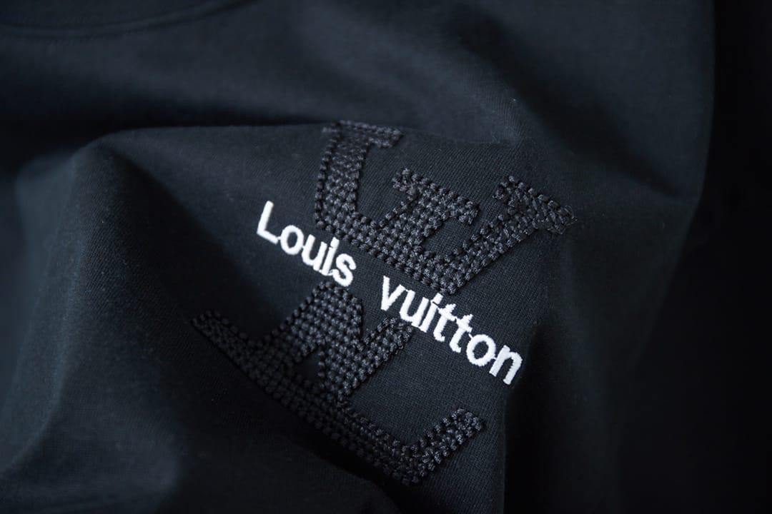 Louis Vuitton T-Shirt 2 colors