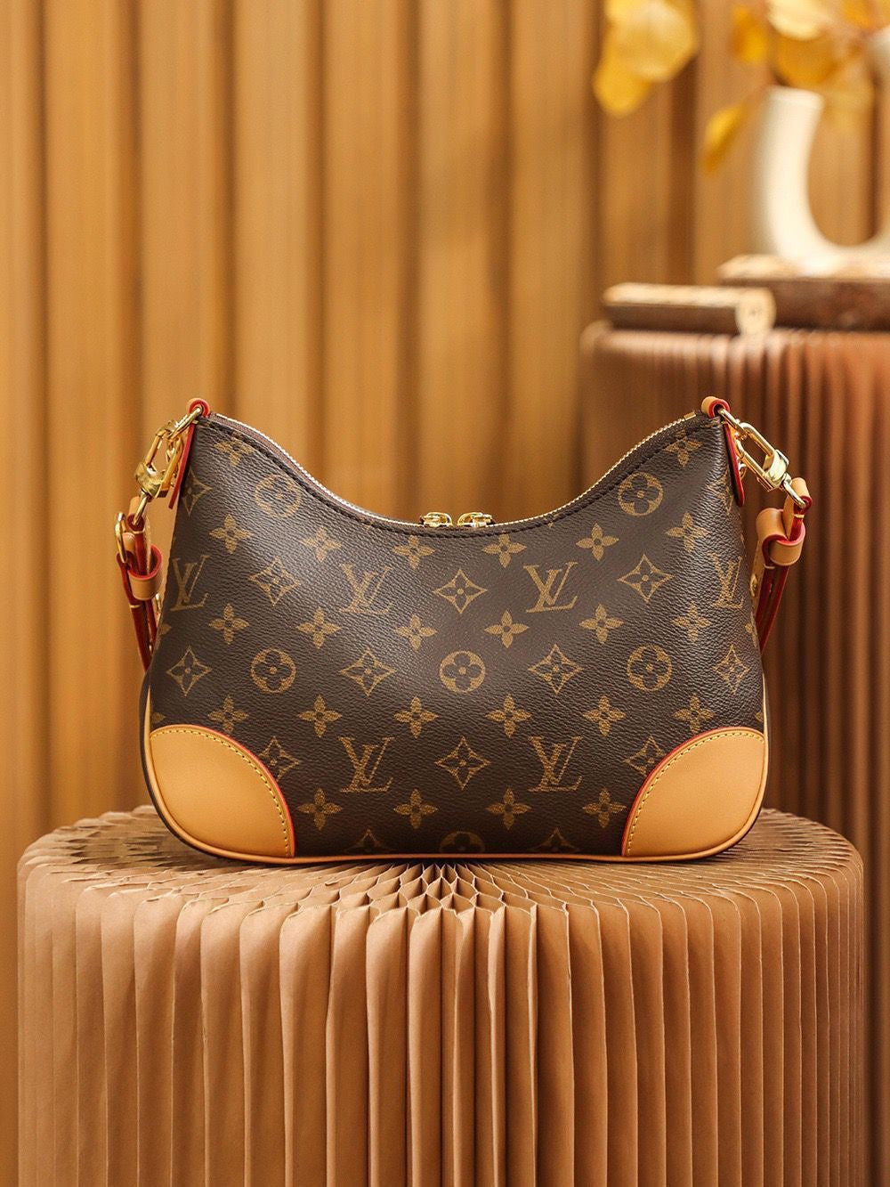 Louis vuitton sling bag (vip quality)