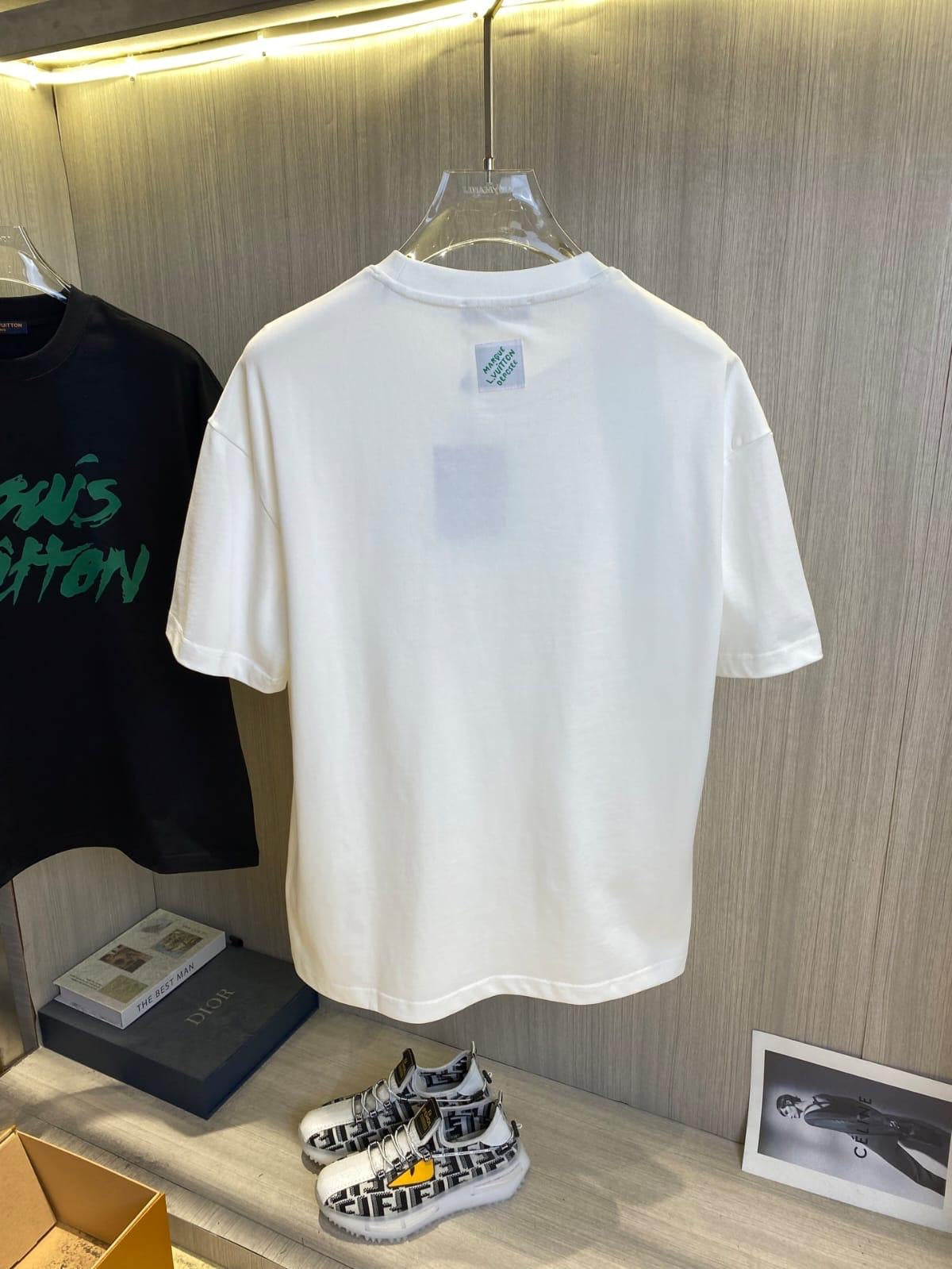 Louis Vuitton T-Shirt 2 colors