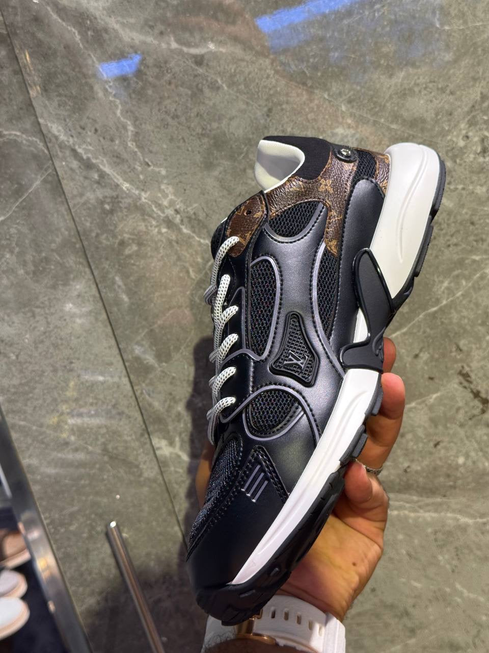 Louis Vuitton Sneakers