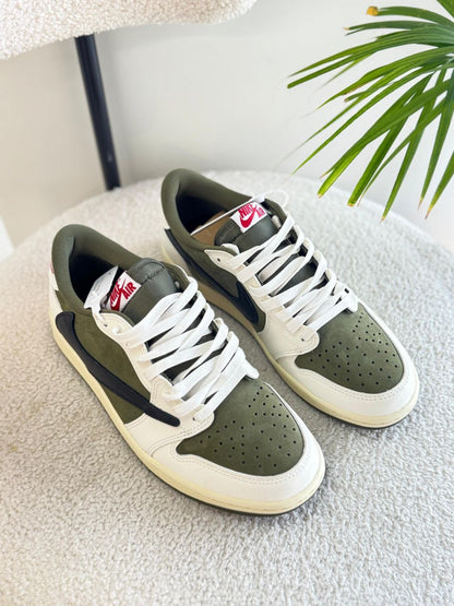 Nike Jordan 1 X Travis Scott Sneakers Vip