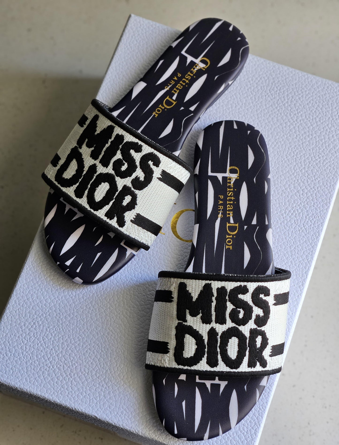 Dior flat