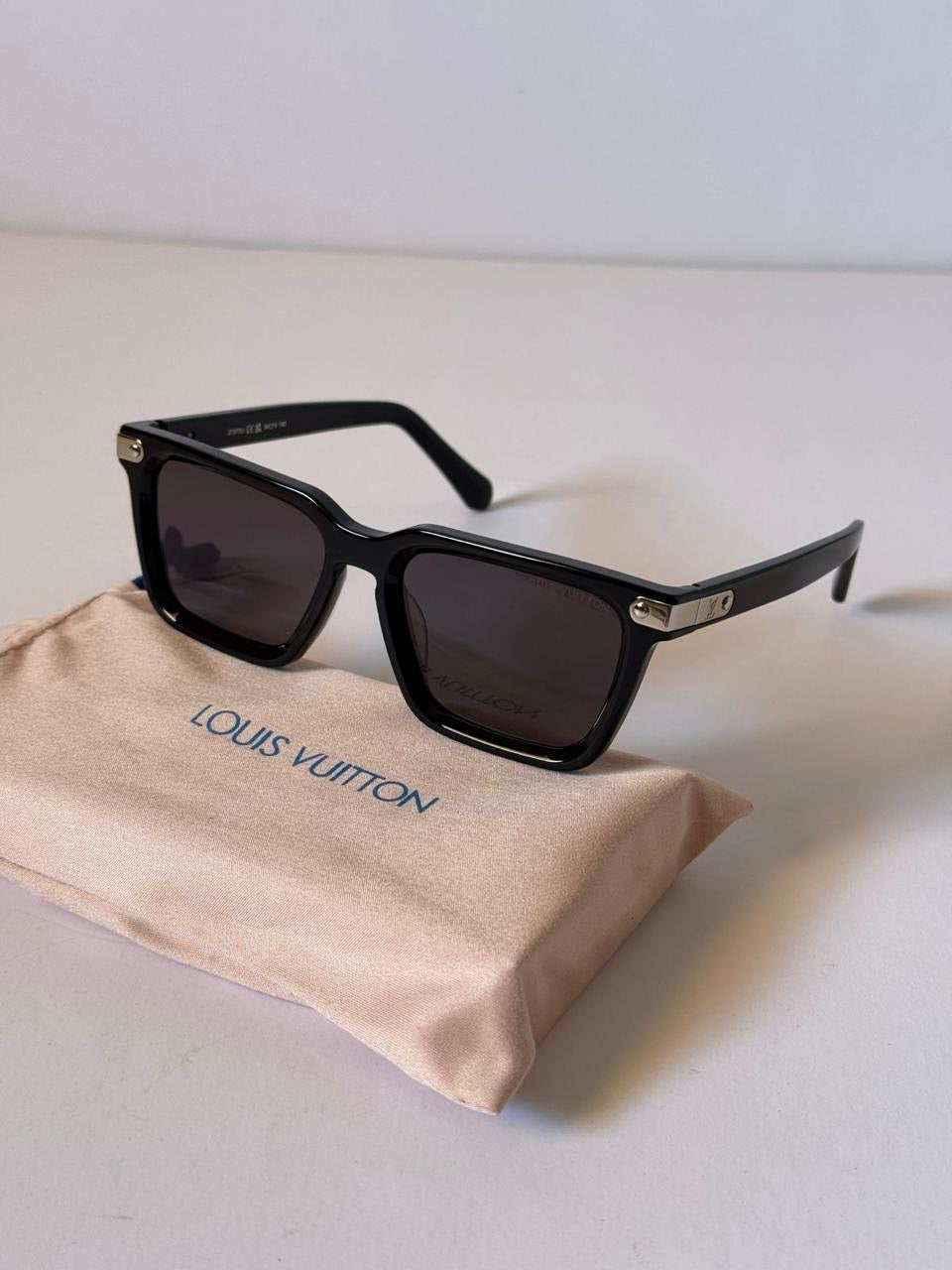Louis Vuitton Sunglasses 5 colors