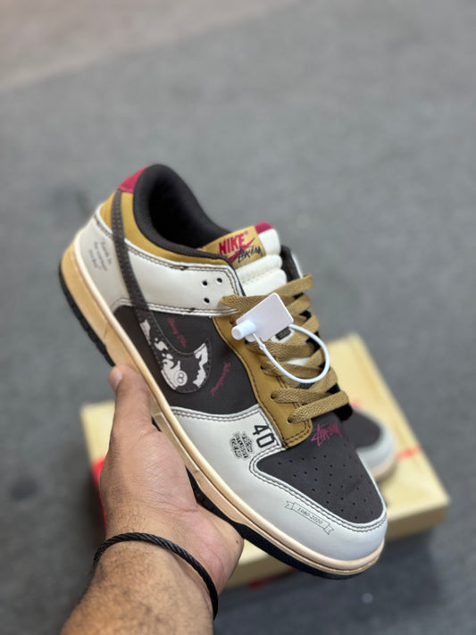 SB Dunk X Stussy