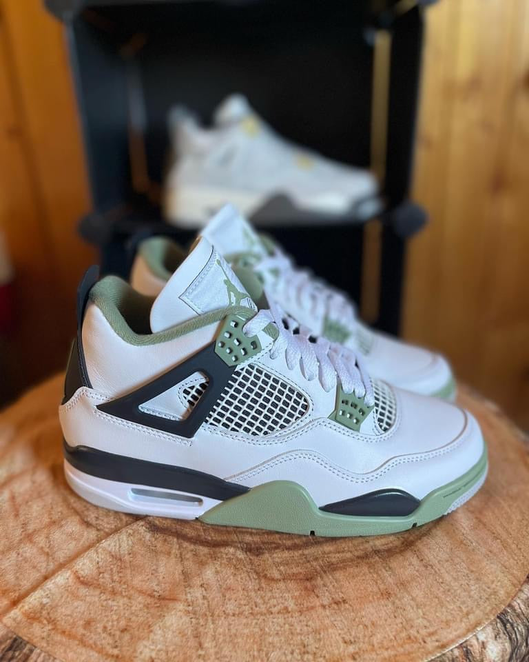 Jordan 4 Seafoam