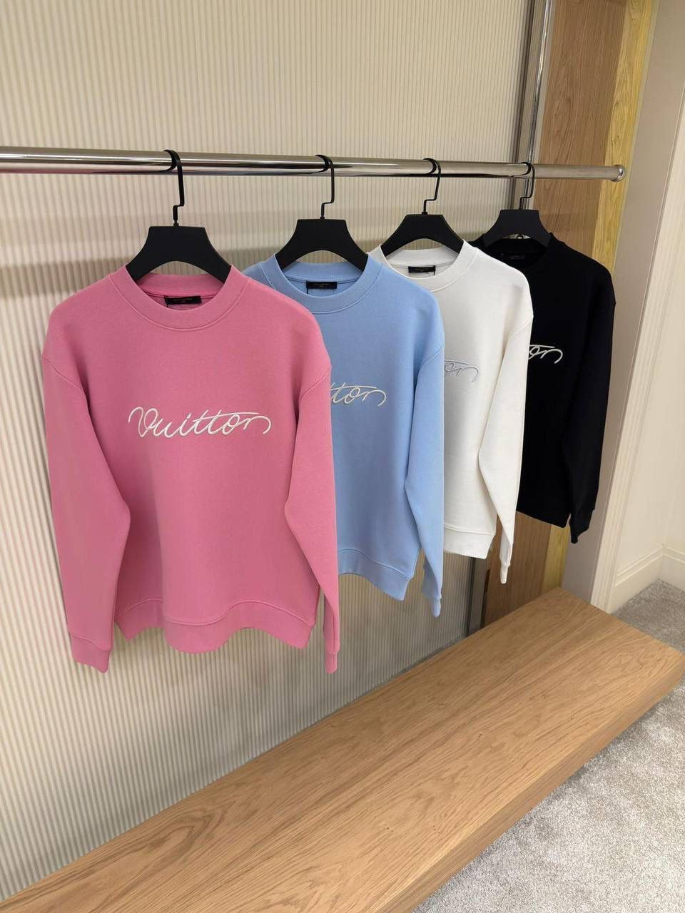 Louis Vuitton Sweatshirt