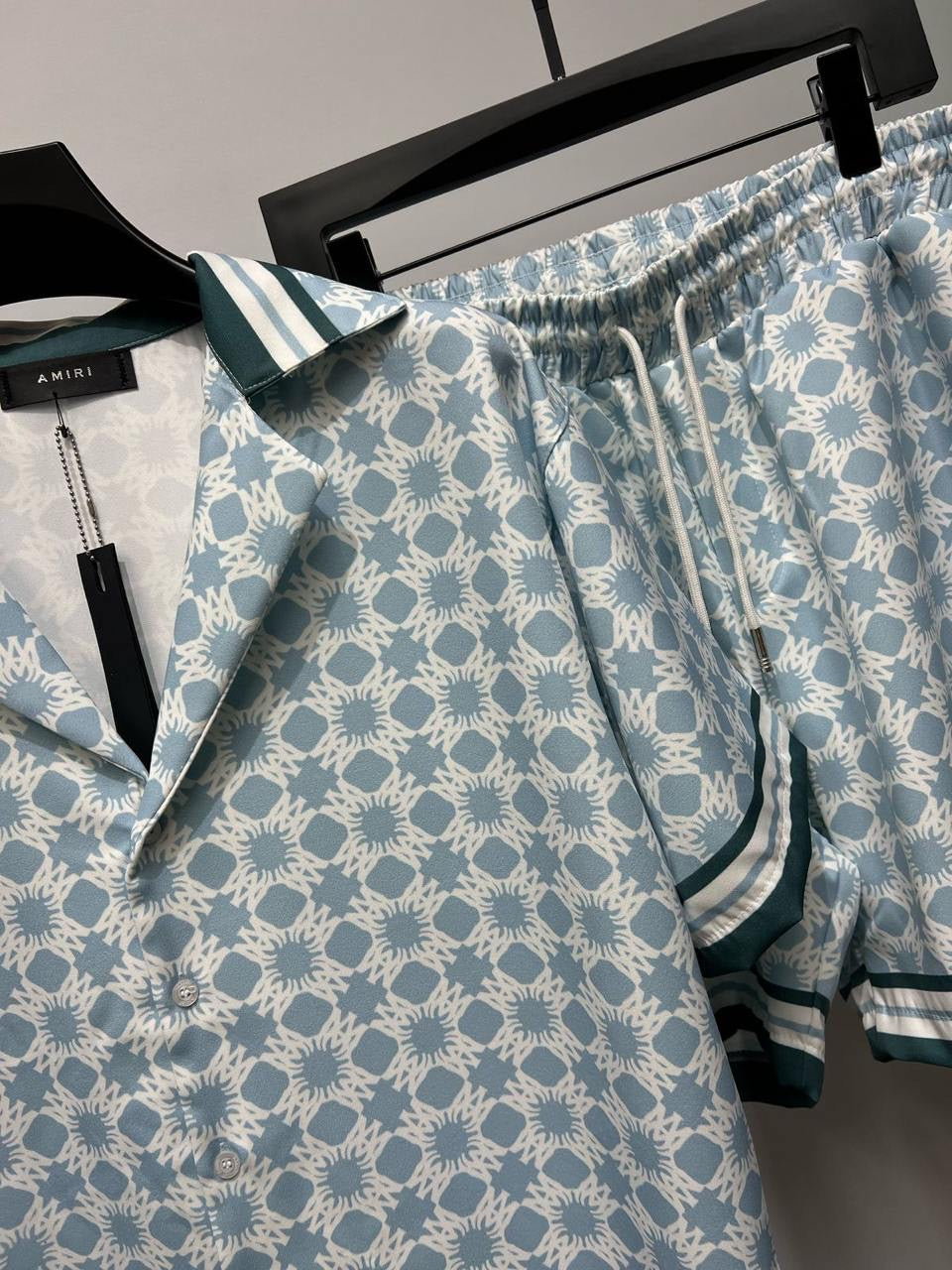 Amiri Set