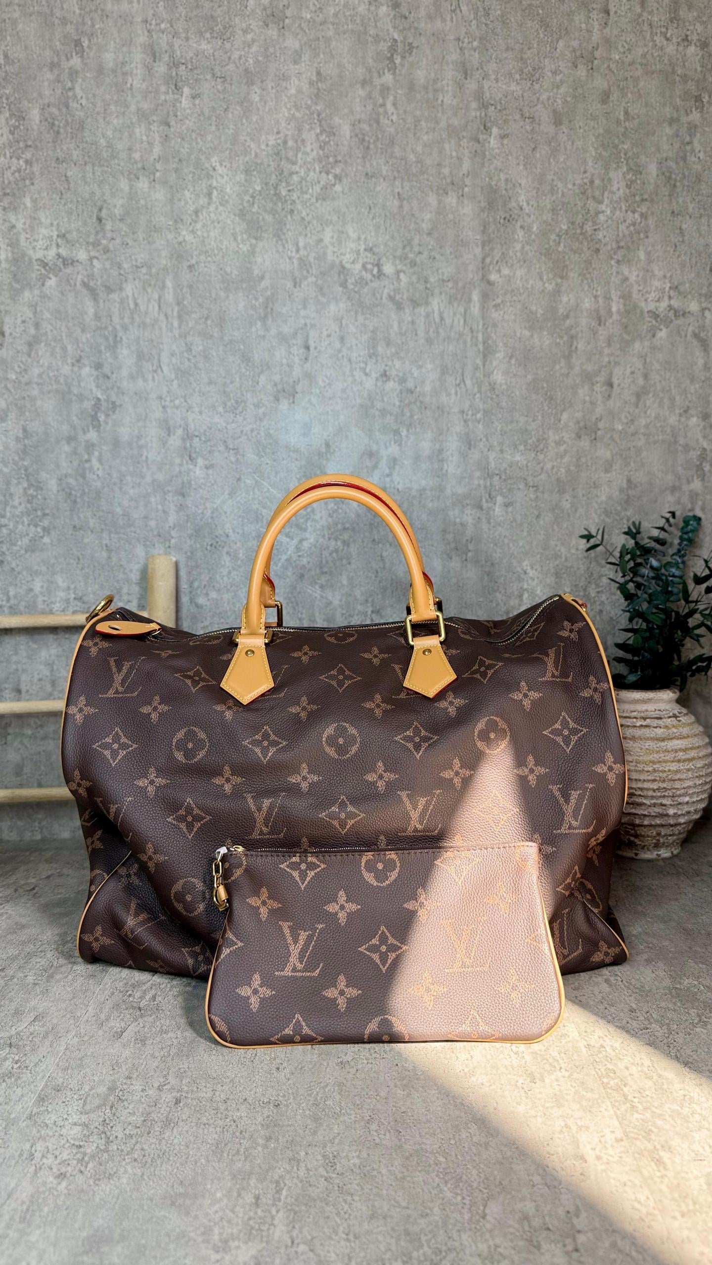 Louis Vuitton Duffle Bag ( VIP Quality )