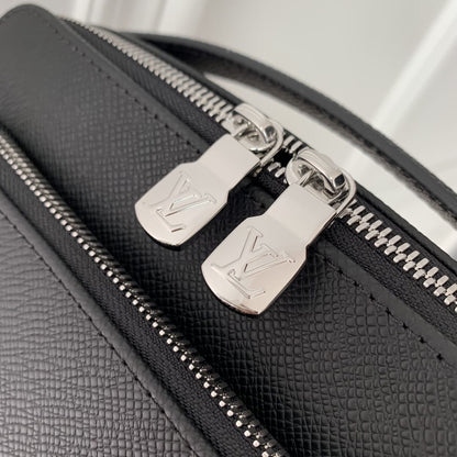Louis Vuitton Messenger Bag