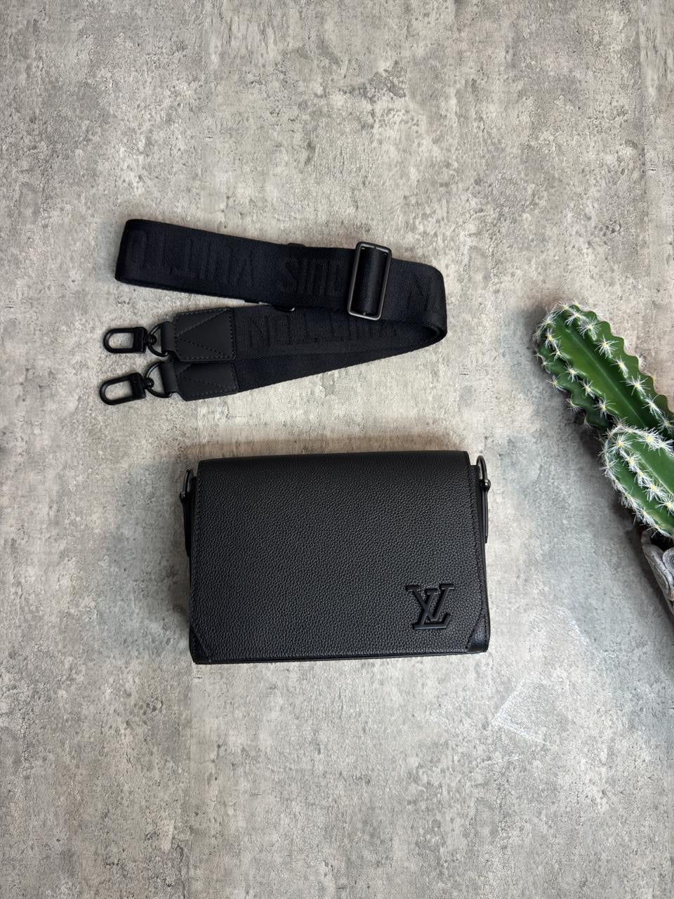 Louis Vuitton Messenger Bag (VIP Quality)