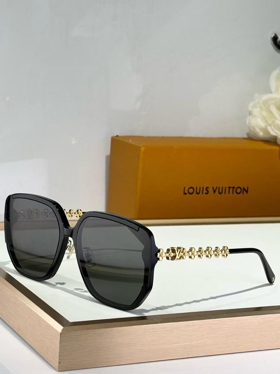 Louis Vuitton Sunglasses 4 colors