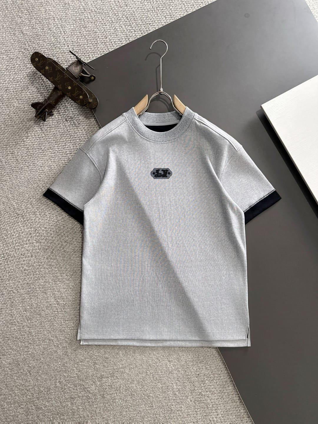 Louis Vuitton T-Shirt 2 colors