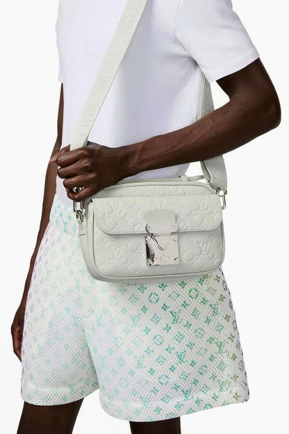 Louis Vuitton Messenger Bag (VIP Quality)
