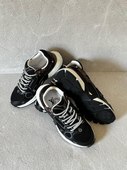 Louis Vuitton Sneakers 4 colors