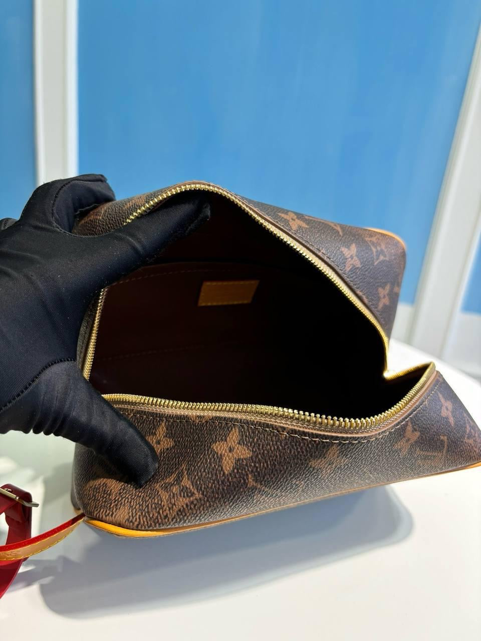 Louis Vuitton Pouch (VIP Quality)