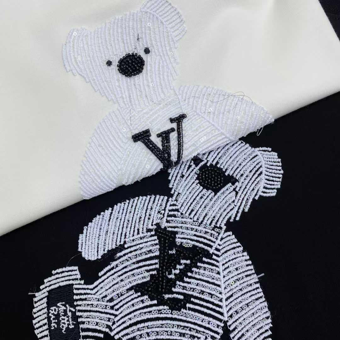 Louis Vuitton T-Shirt 2 colors