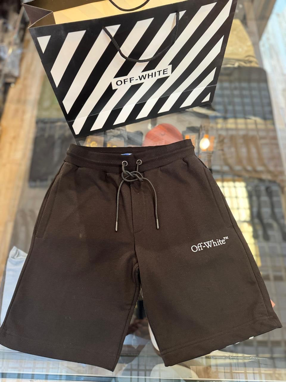 OFF white Short 2 colors