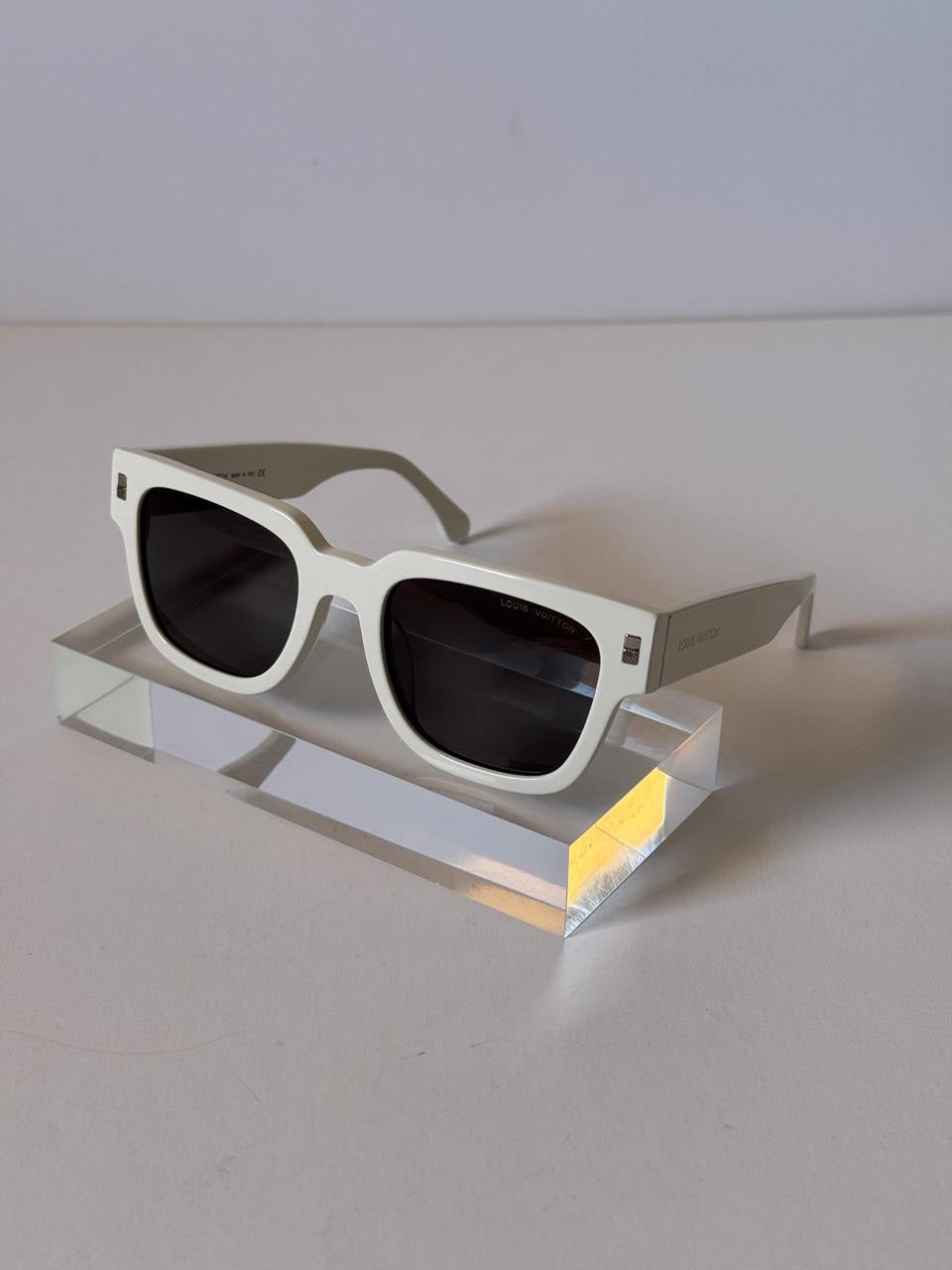 Louis Vuitton Sunglasses 4 colors