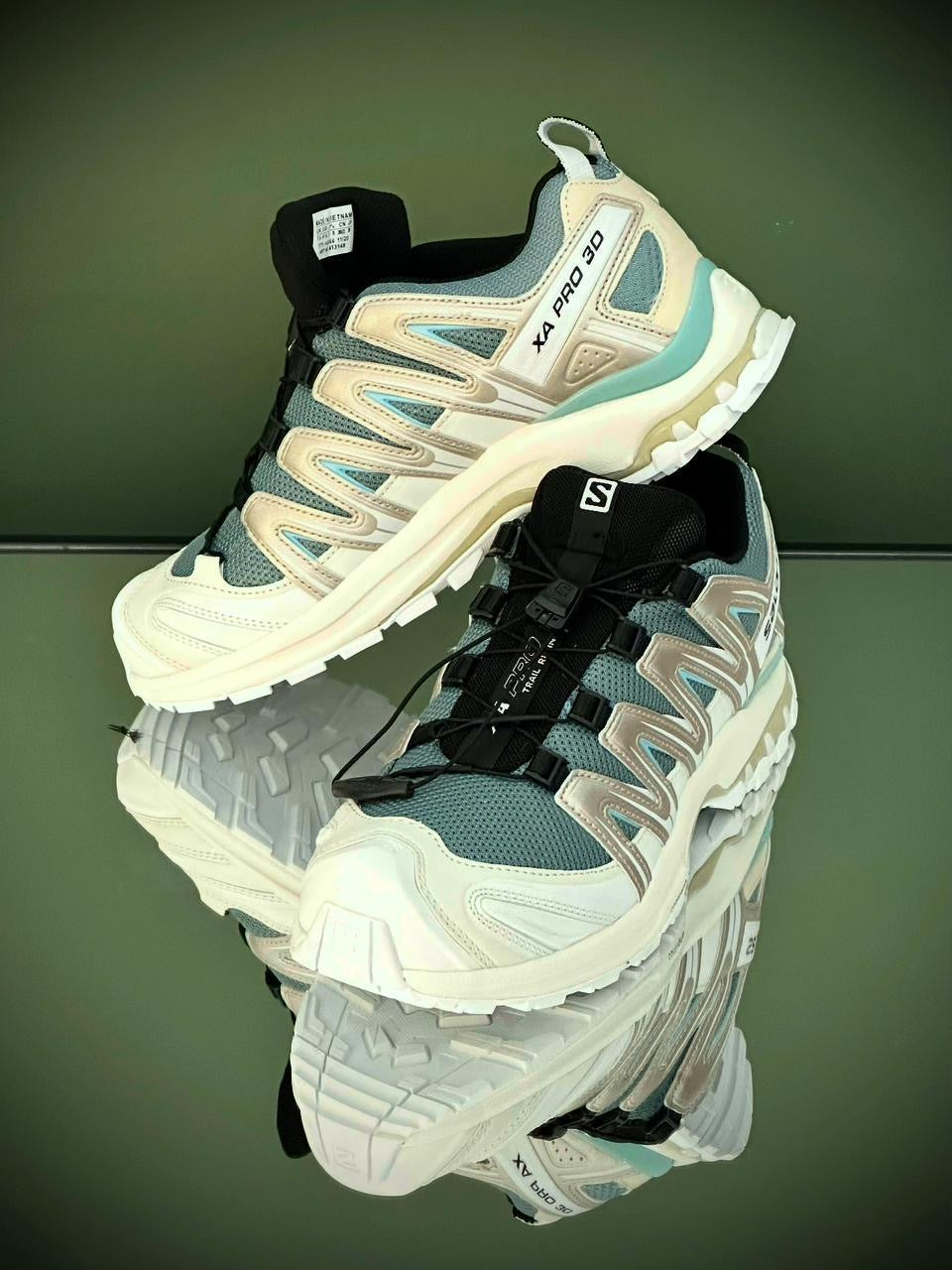 Salomon Sneakers