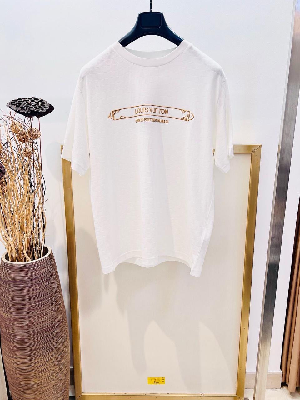 Louis Vuitton T-Shirt 2 colors