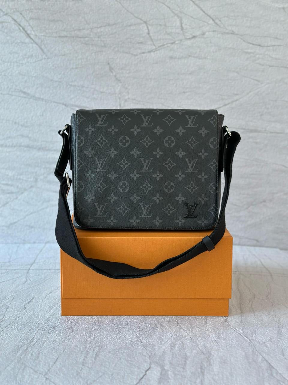 Louis Vuitton Messenger Bag (VIP Quality)