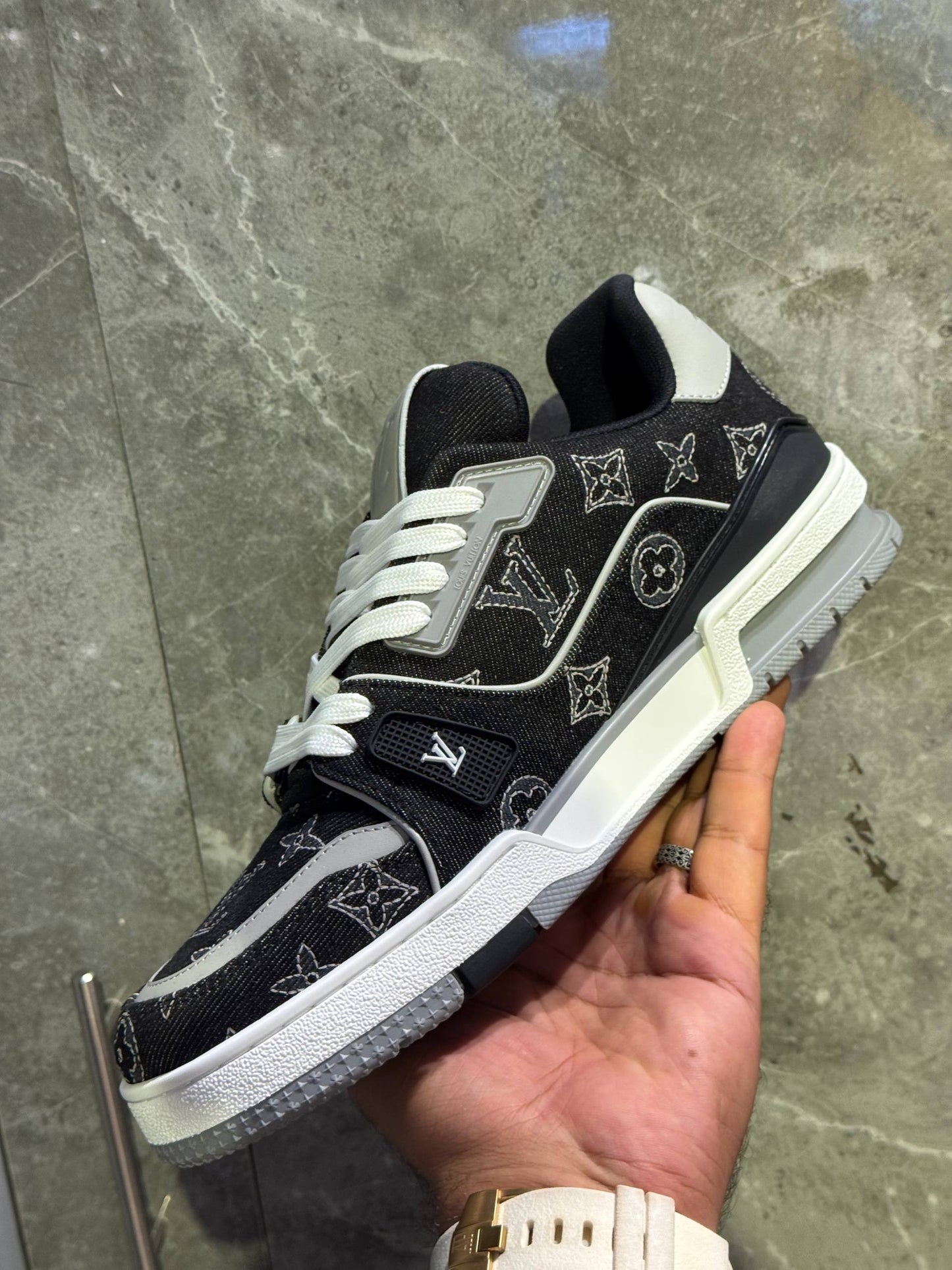 Louis Vuitton Sneakers