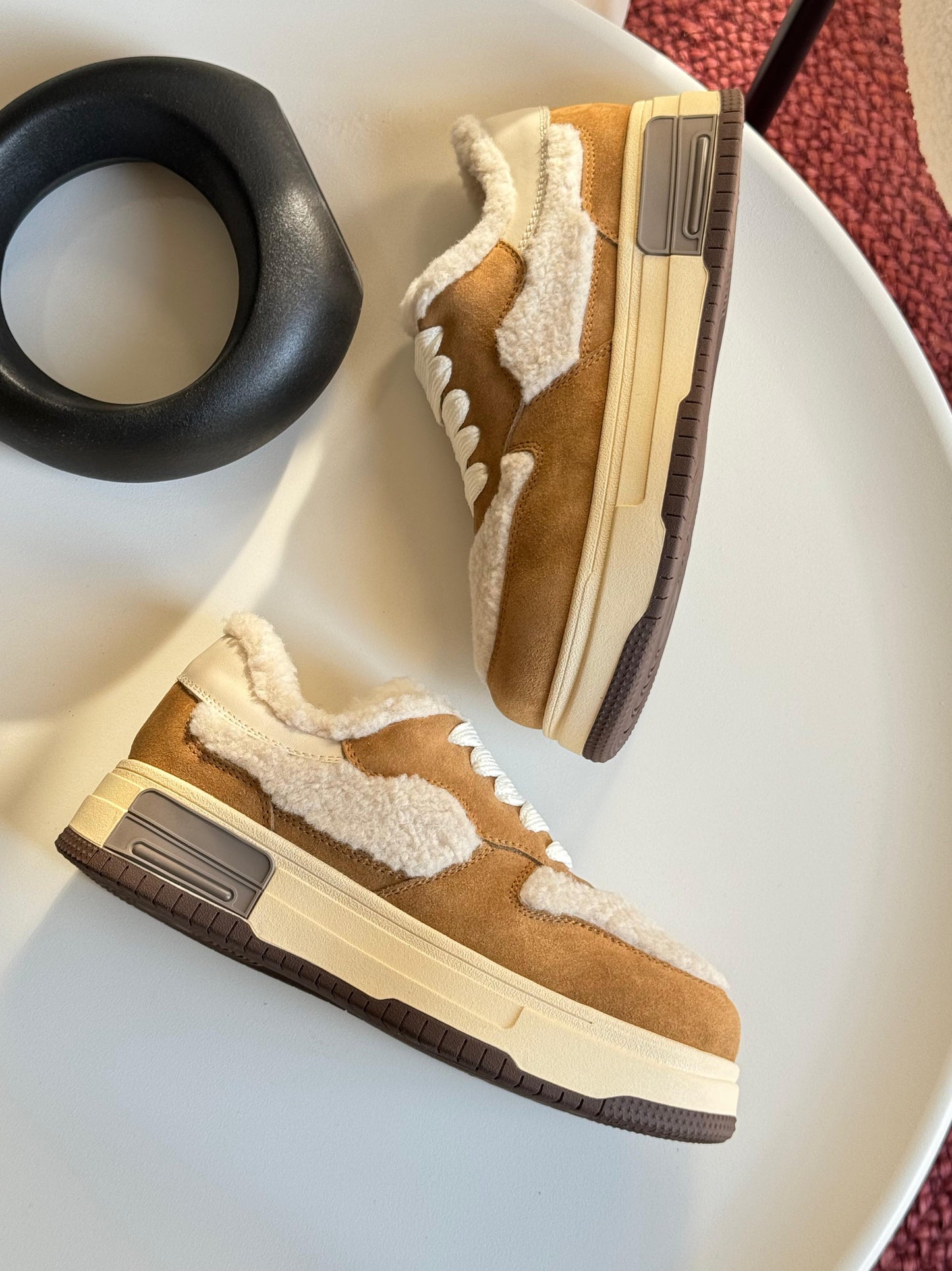UGG Sneakers