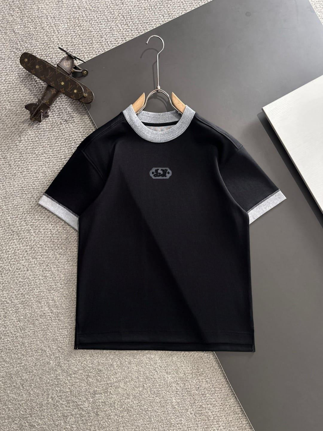 Louis Vuitton T-Shirt 2 colors