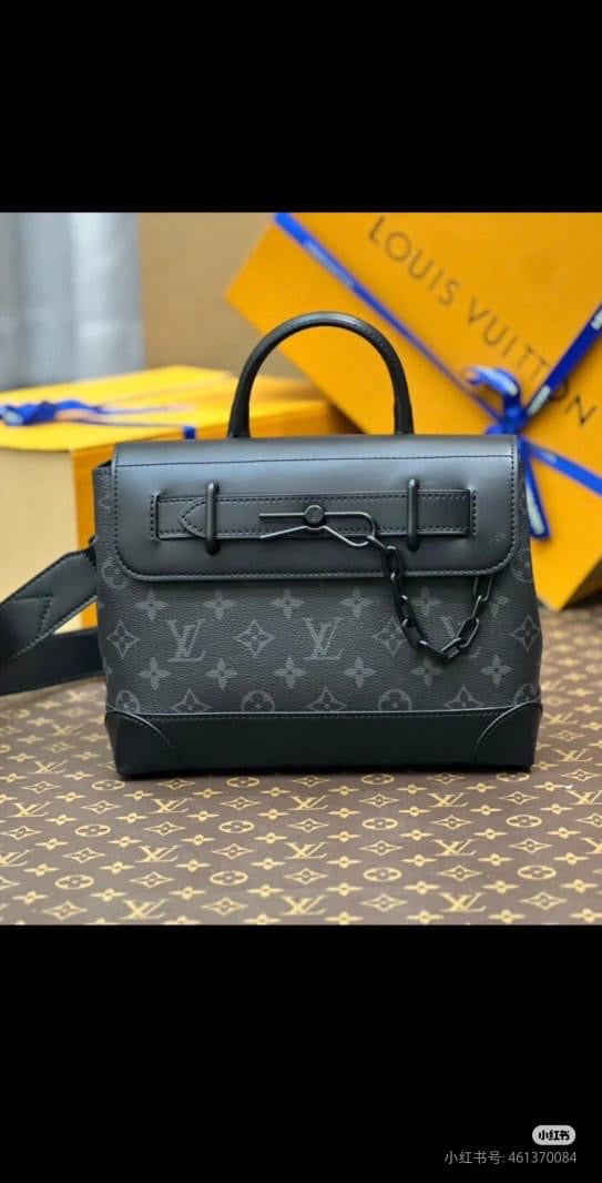 Louis Vuitton Messenger Bag