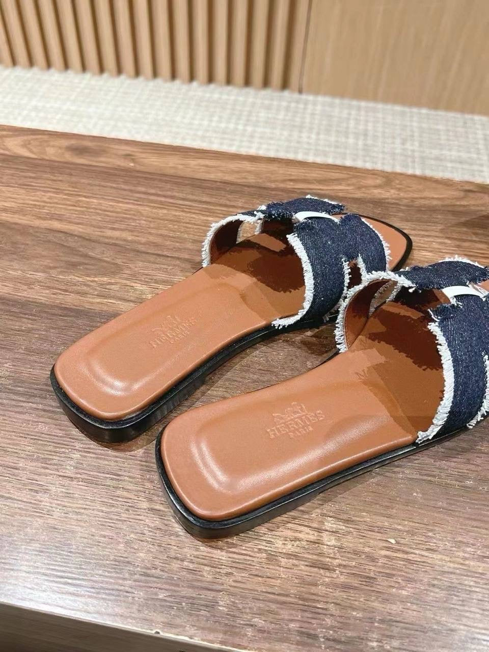 Hermes Slippers
