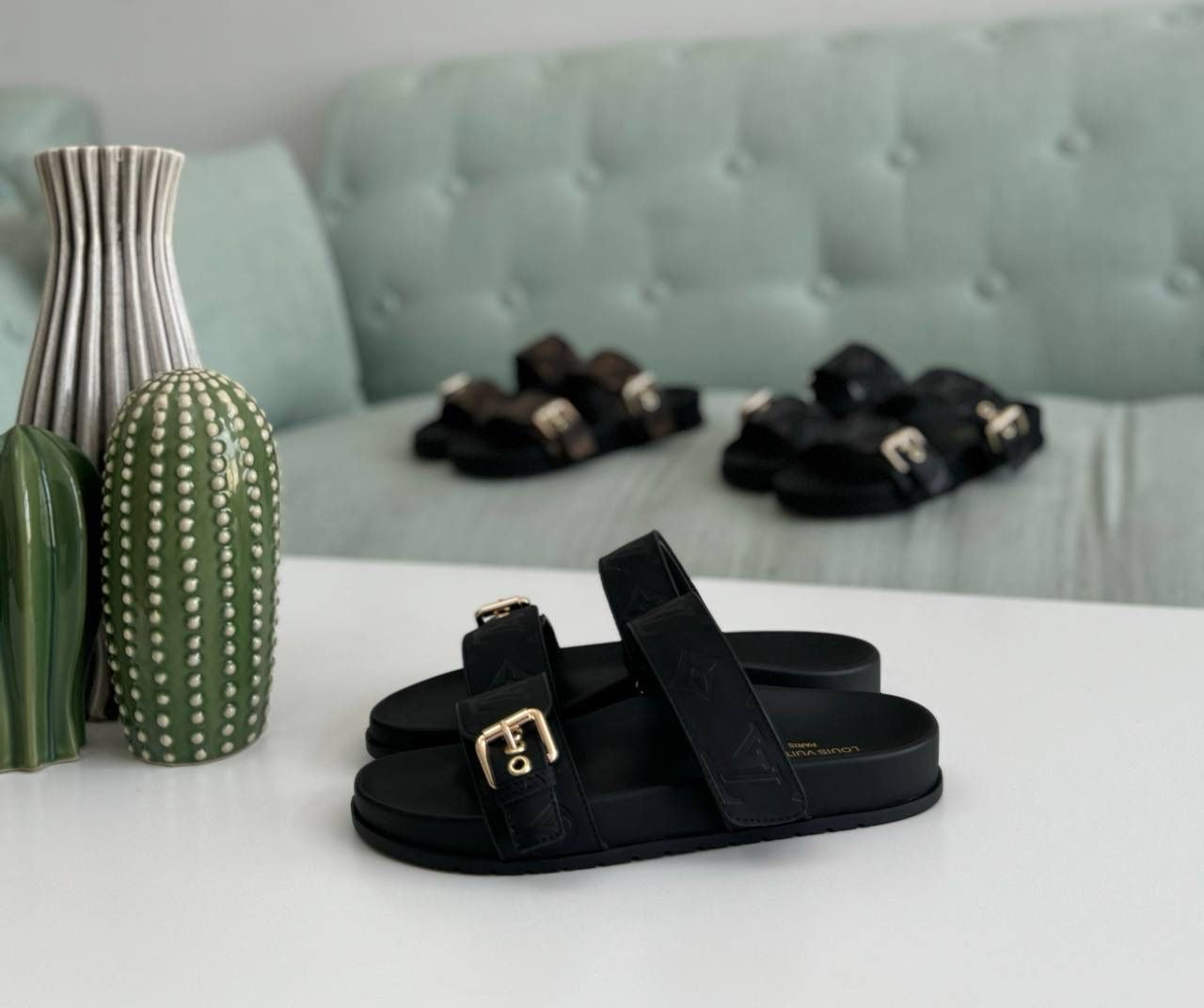 LOUIS VUITTON Female Slippers