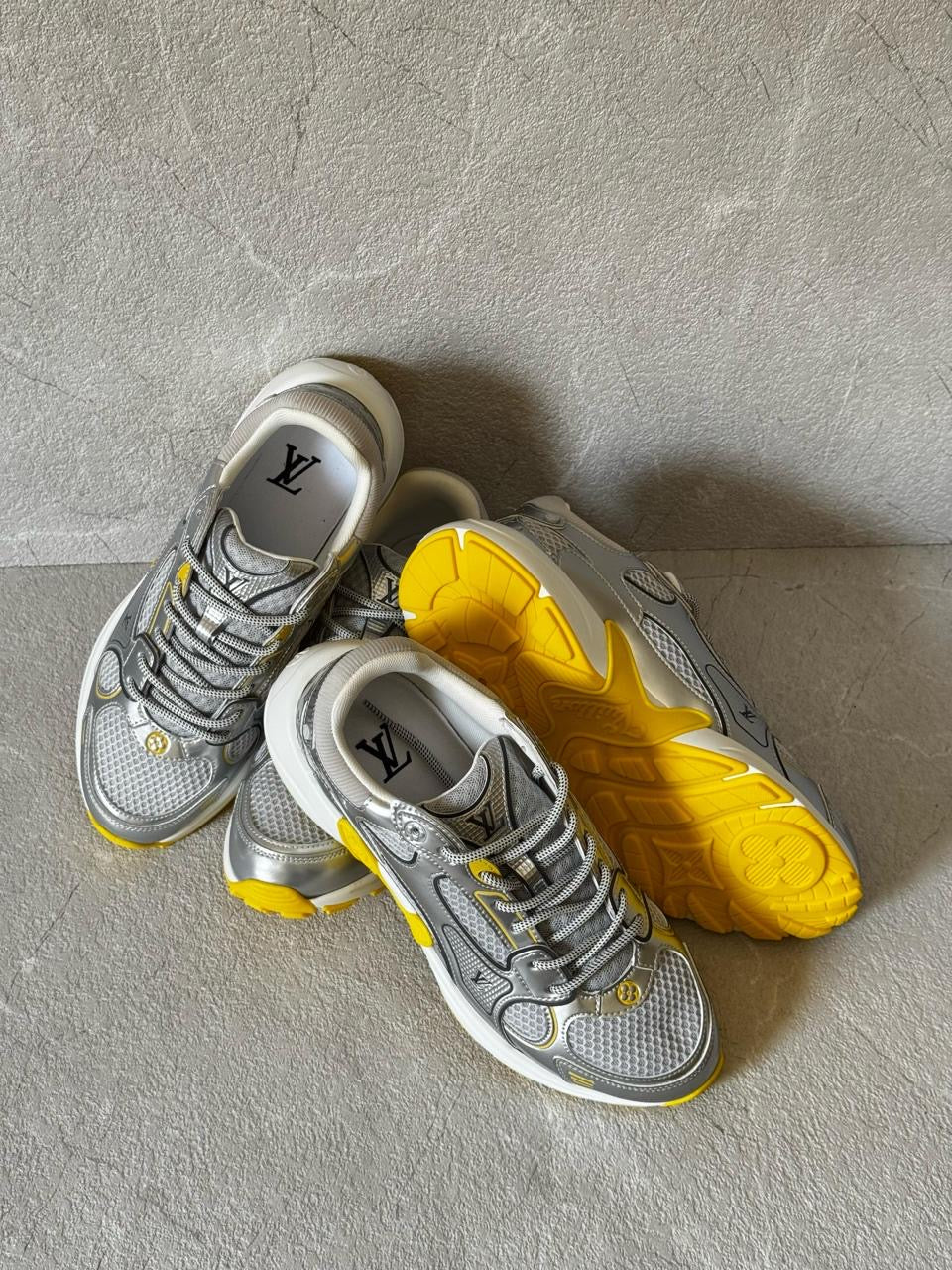 Louis Vuitton Sneakers 4 colors