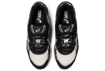 ASICS Sneakers