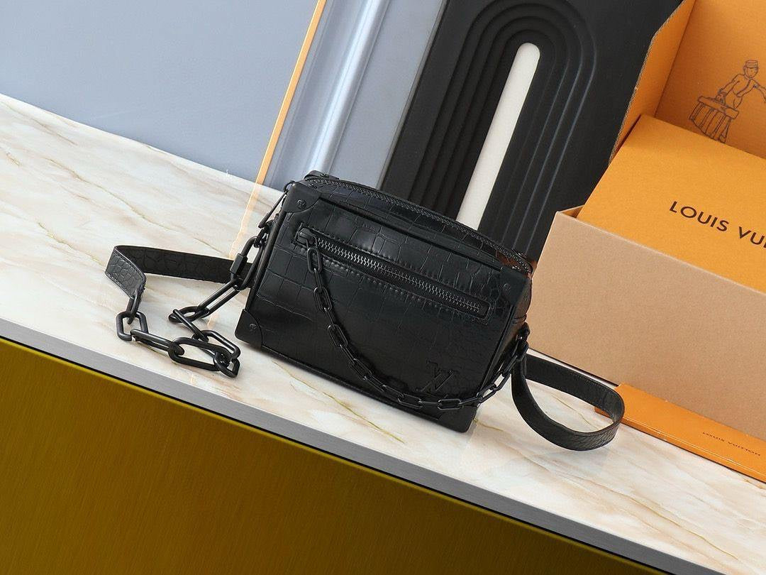 Louis Vuitton Messenger Bag