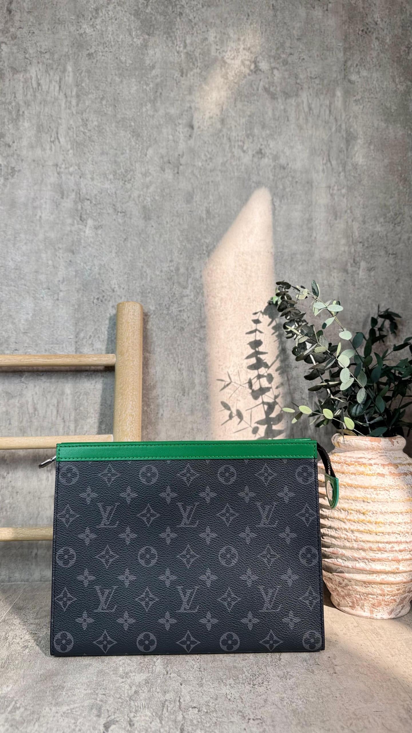 Louis Vuitton Clutch (VIP Quality)